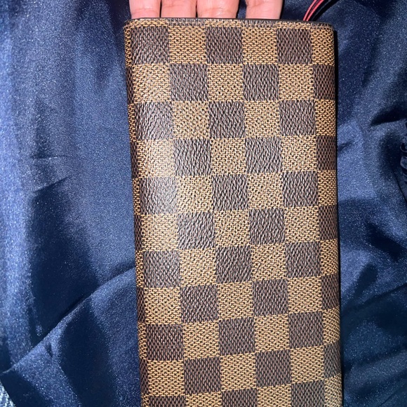 Authentic Louis Vuitton wallet - Picture 2 of 10